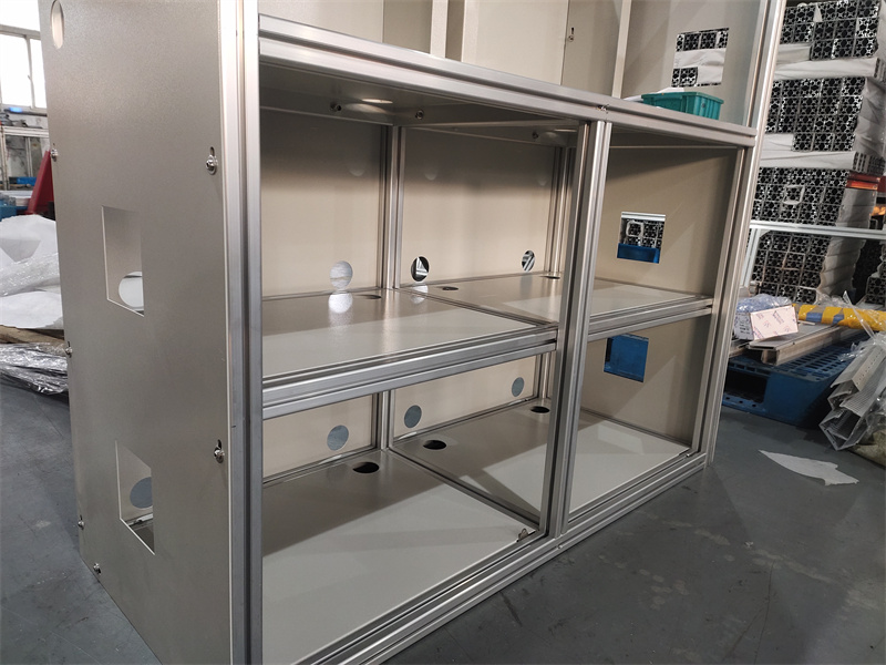 91视频美女午夜黄片免费视频机器人机柜