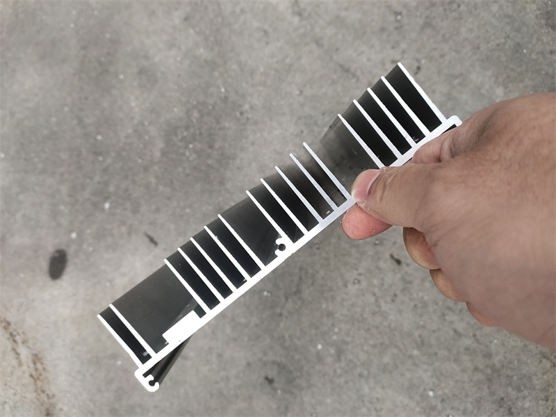 91视频美女午夜黄片免费视频散热器散热片