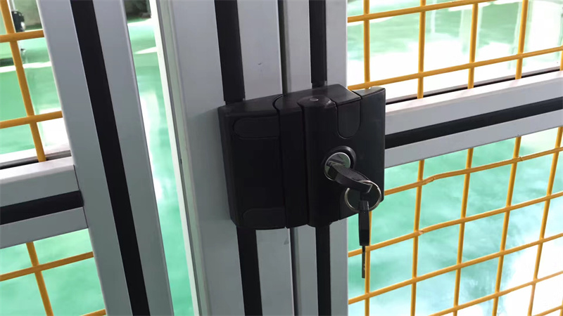 玻璃围栏91视频美女午夜黄片免费视频