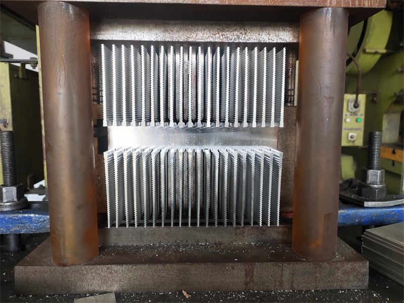 91视频美女午夜黄片免费视频插片散热器